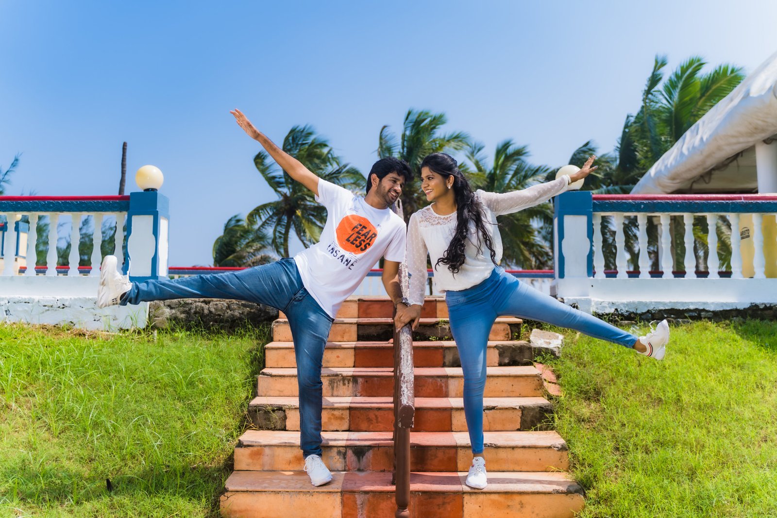 Best Latest Poses for Pre-Wedding Photoshoots
